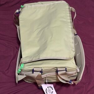 Baboon to the moon 40L backpack